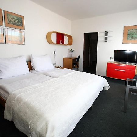 Hotel Central Пилзен Екстериор снимка