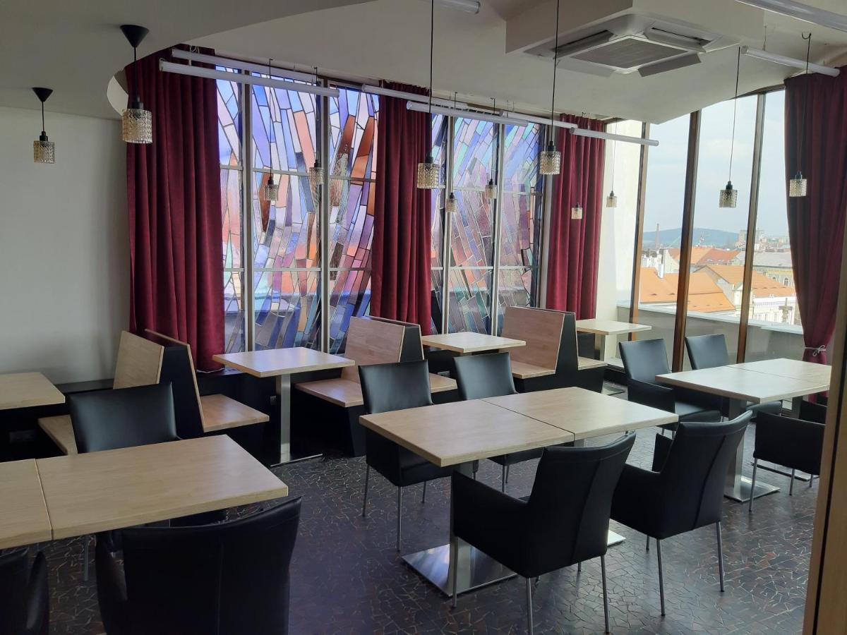Hotel Central Пилзен Екстериор снимка