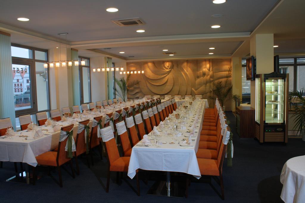 Hotel Central Пилзен Екстериор снимка