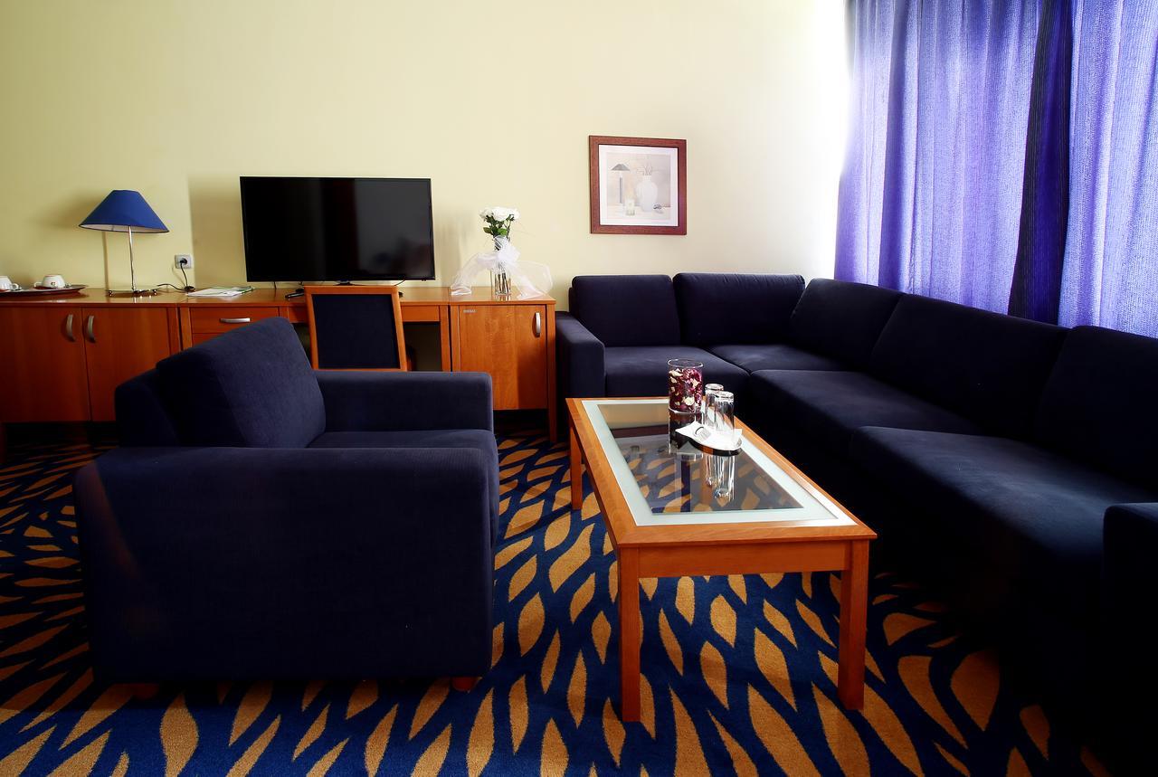 Hotel Central Пилзен Екстериор снимка