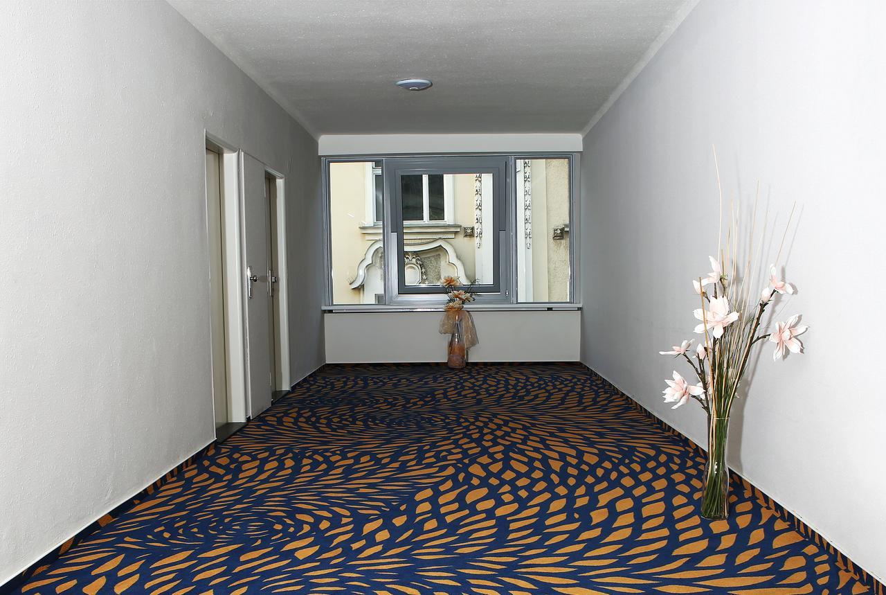 Hotel Central Пилзен Екстериор снимка
