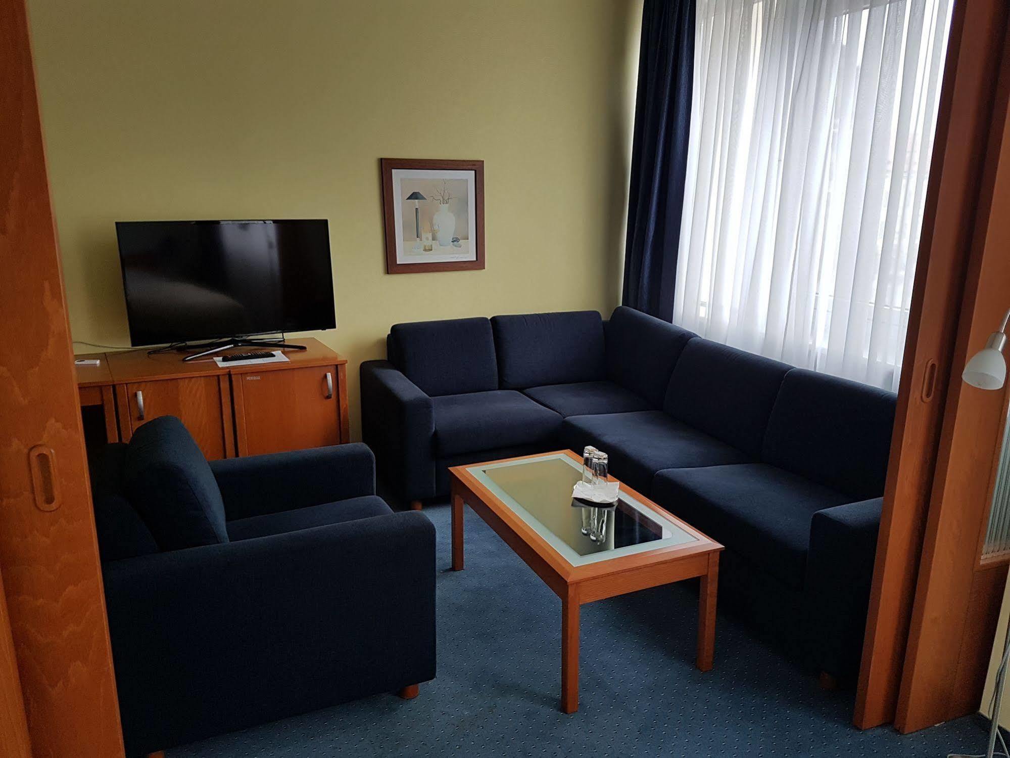 Hotel Central Пилзен Екстериор снимка