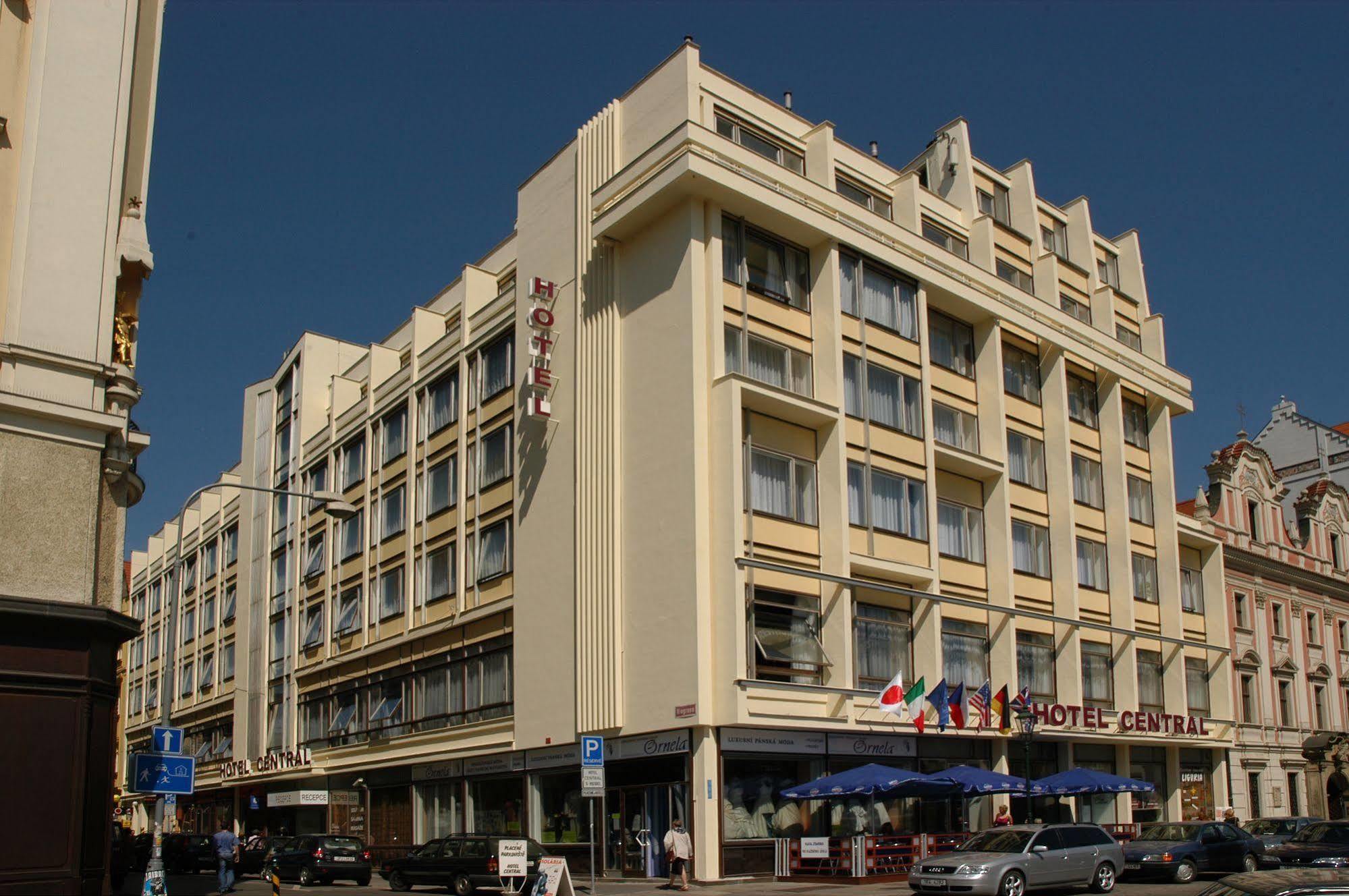 Hotel Central Пилзен Екстериор снимка