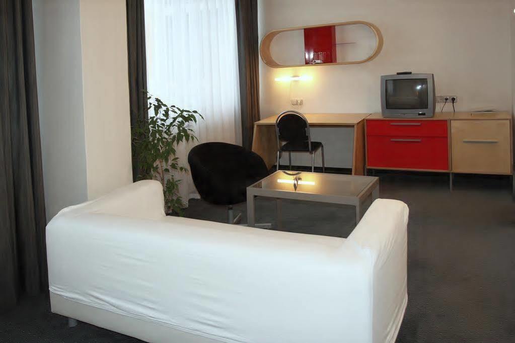 Hotel Central Пилзен Екстериор снимка