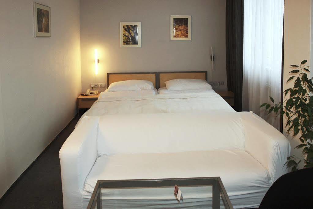 Hotel Central Пилзен Екстериор снимка